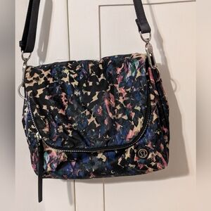 Lululemon Crossbody Bag Womens One Size Black Floral Go Your Own Way Party Om